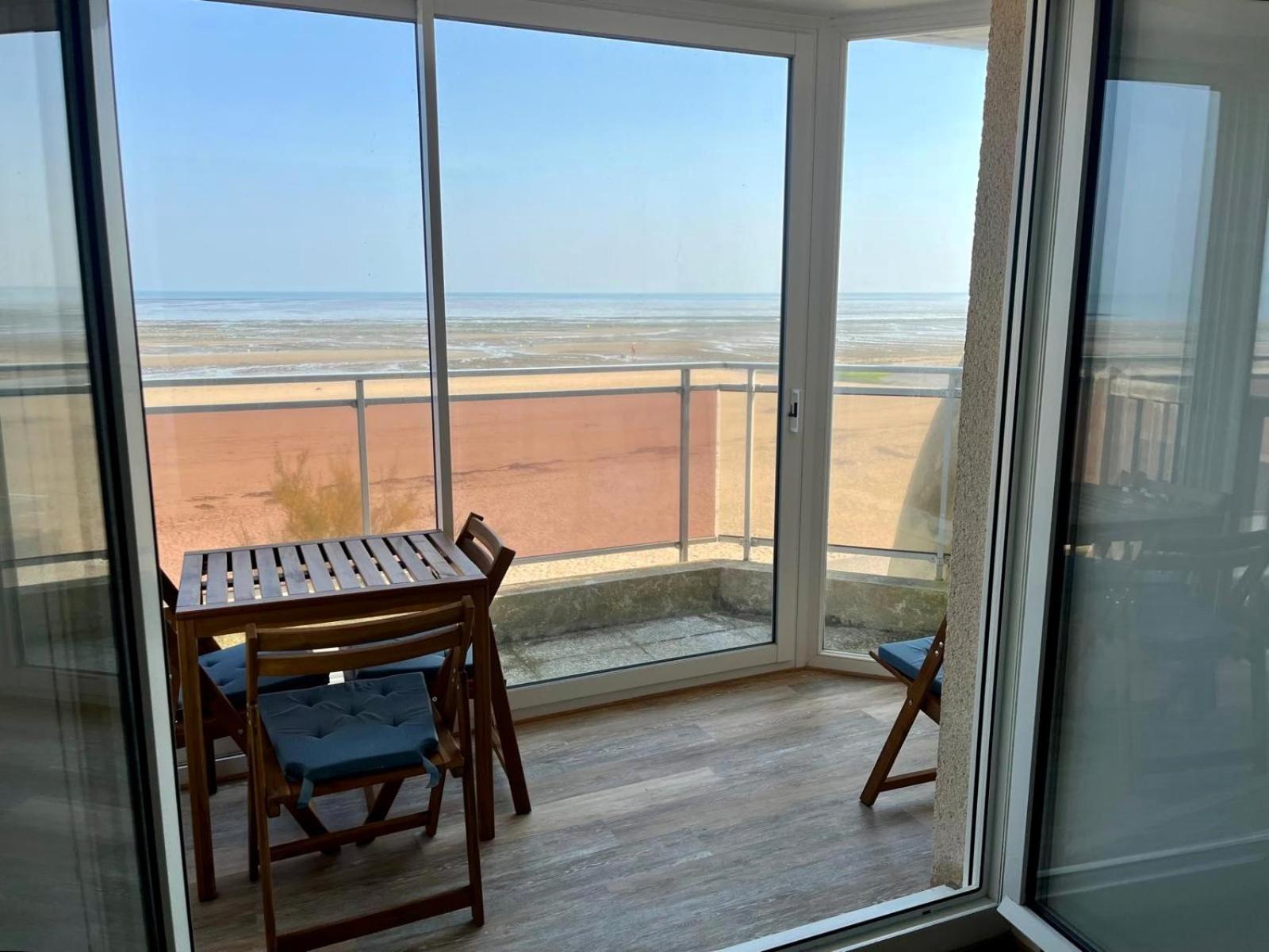 Mettons Les Voiles - Appt Vue Mer Avec Loggia Bernières-sur-Mer Екстериор снимка