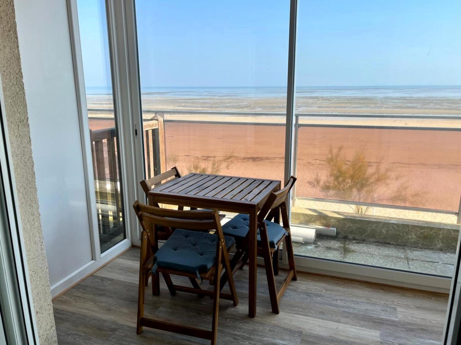 Mettons Les Voiles - Appt Vue Mer Avec Loggia Bernières-sur-Mer Екстериор снимка