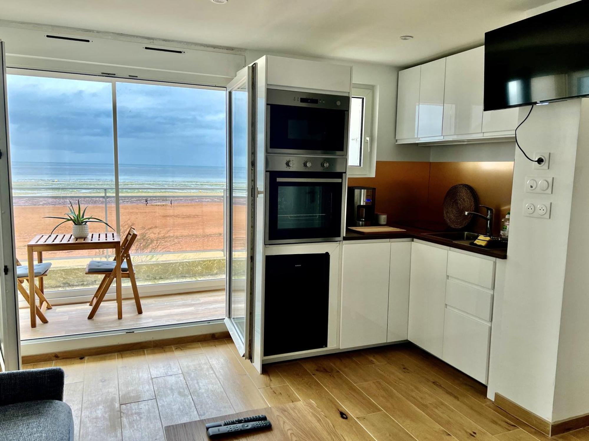 Mettons Les Voiles - Appt Vue Mer Avec Loggia Bernières-sur-Mer Екстериор снимка